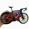 Miniatur-Fahrrad mit echten funktionierenden Pedalen