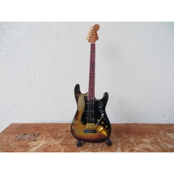 guitar Fender Stratocaster...